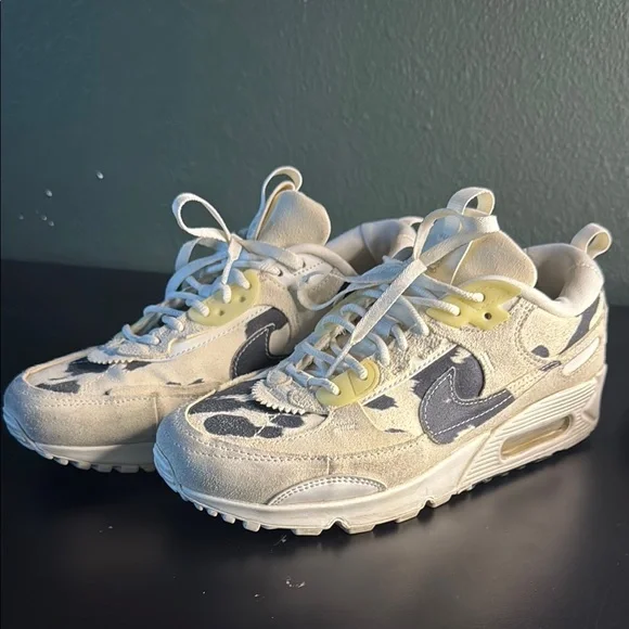 Nike Air Max 90 Futura Cow Print Suede - Picture 2 of 9